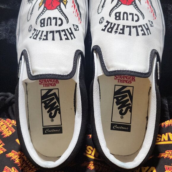 VANS x Stranger Things Classic Slip-on Limited Addition **Hell Fire Custom Prin - Picture 4 of 10